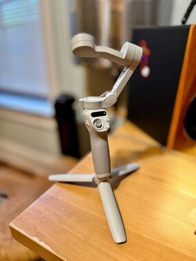 DJI Handheld Smartphone Gimbal - Light Gray